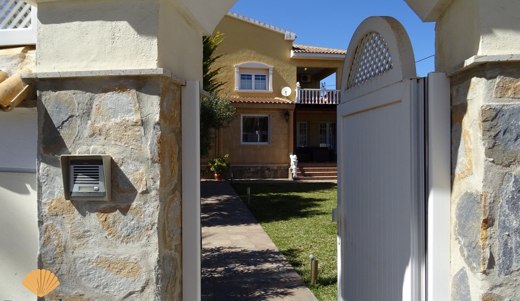Nýbygging - Einbýlishús -
Orihuela Costa - Cabo Roig