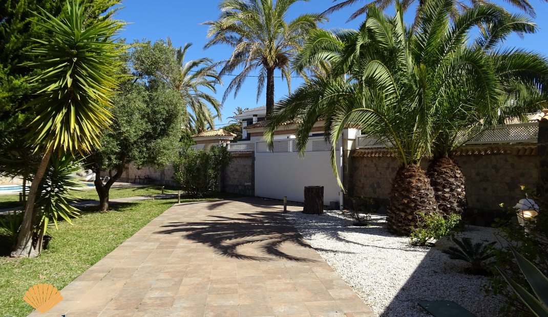 Nýbygging - Einbýlishús -
Orihuela Costa - Cabo Roig