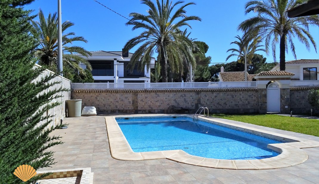 Nýbygging - Einbýlishús -
Orihuela Costa - Cabo Roig