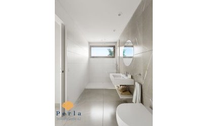 Obra nueva - Ático -
Áquilas