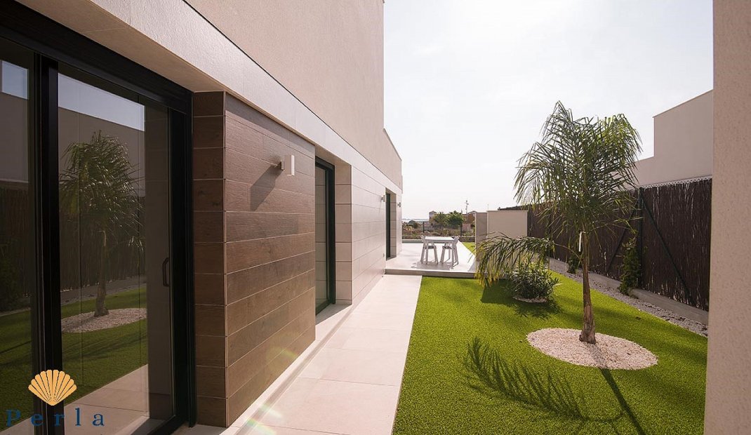 Obra nueva - Villa -
Los Montesinos