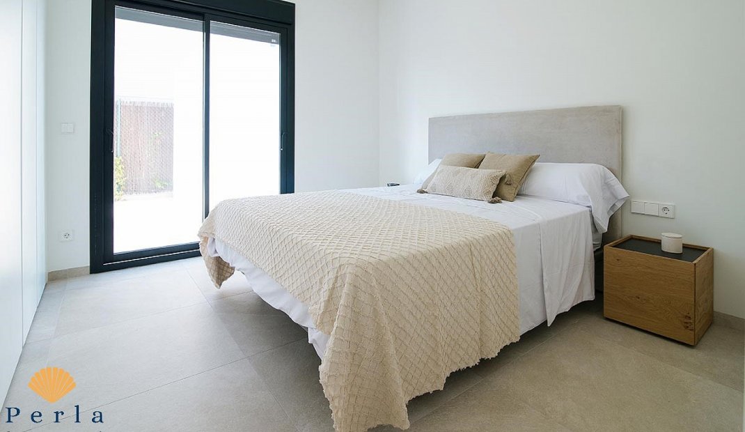 Obra nueva - Villa -
Los Montesinos