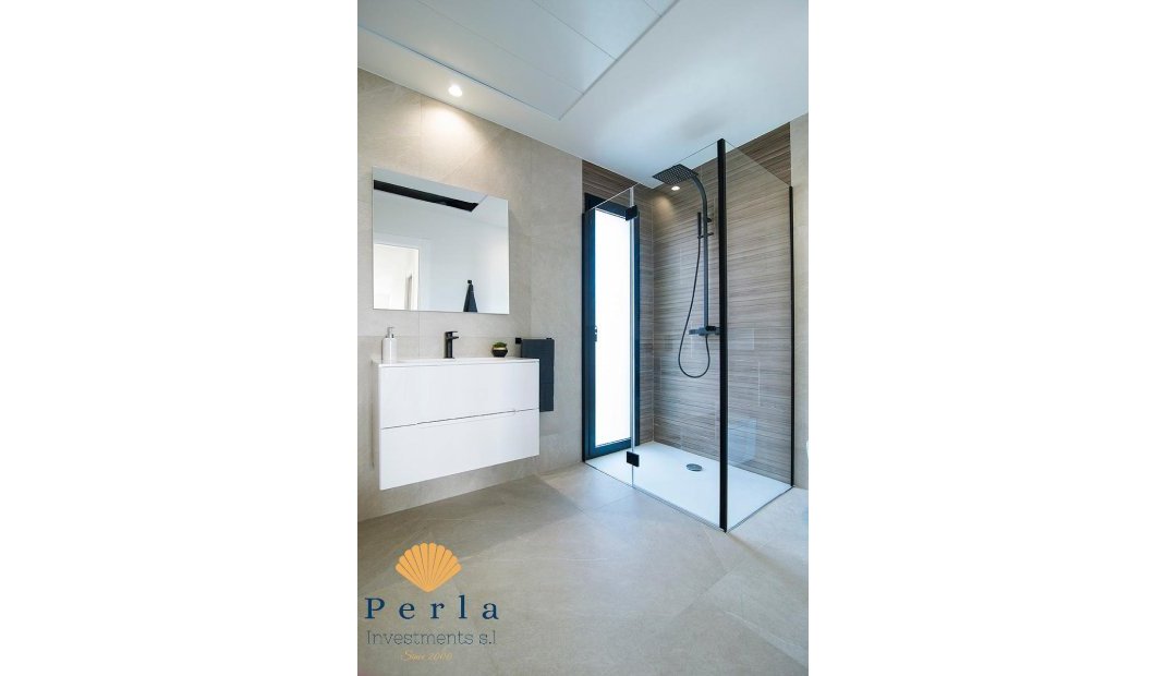 Obra nueva - Villa -
Los Montesinos
