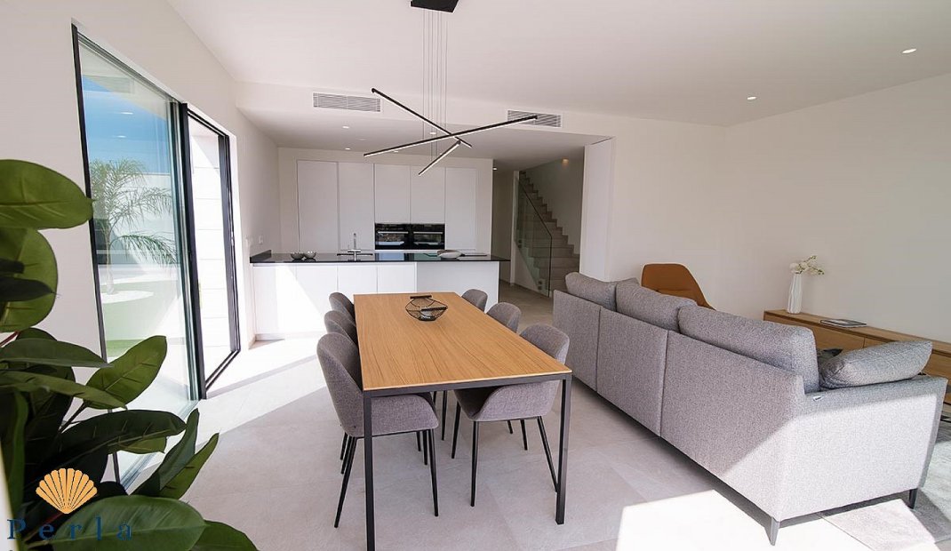 Obra nueva - Villa -
Los Montesinos