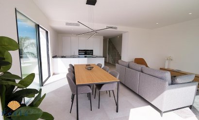 Obra nueva - Villa -
Los Montesinos