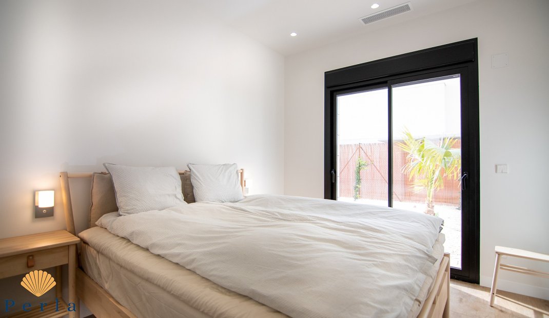 Obra nueva - Villa -
Los Montesinos
