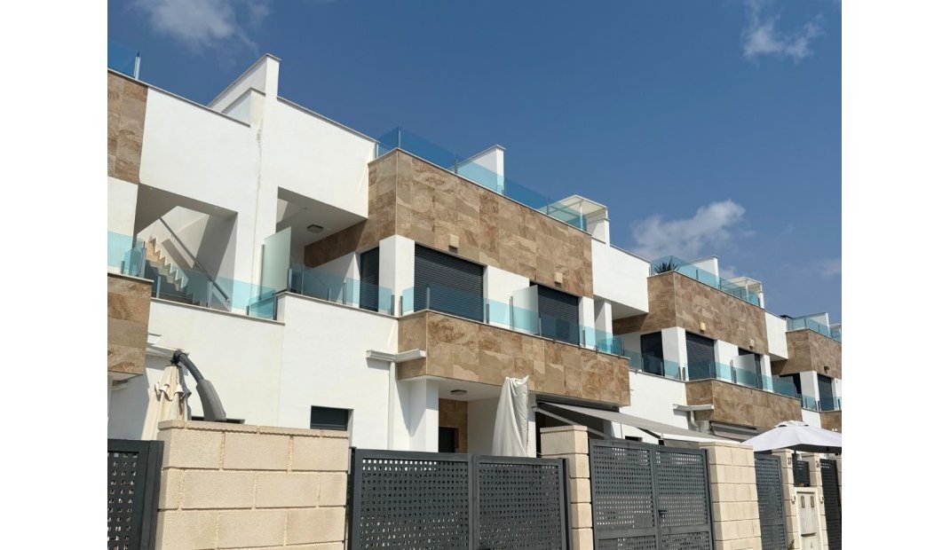 Resale - Townhouse -
Playa Flamenca