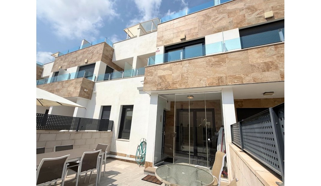 Resale - Townhouse -
Playa Flamenca