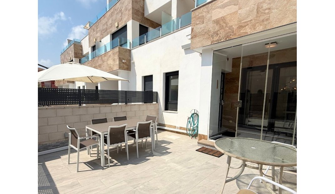 Resale - Townhouse -
Playa Flamenca