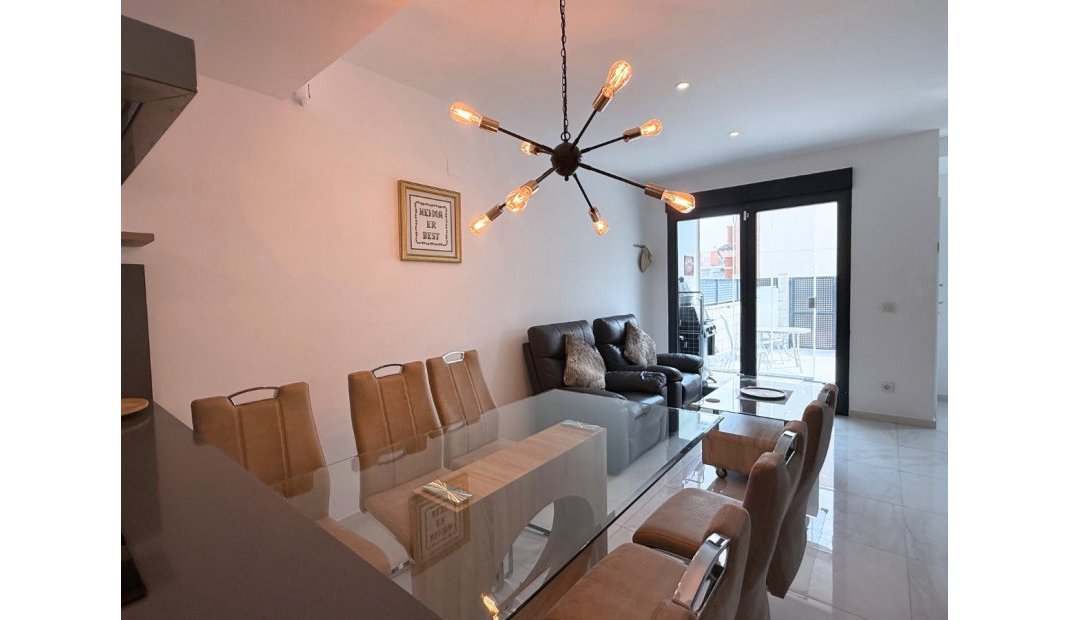 Resale - Townhouse -
Playa Flamenca