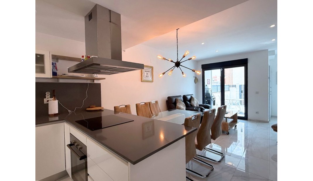 Resale - Townhouse -
Playa Flamenca