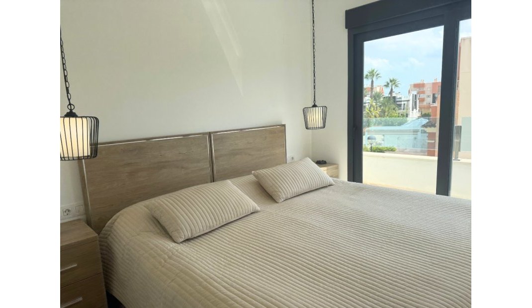 Resale - Townhouse -
Playa Flamenca