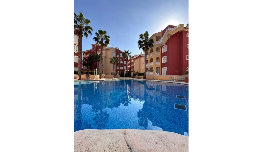 Reventa - Apartamento -
Los Alcázares