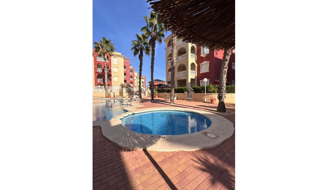Reventa - Apartamento -
Los Alcázares
