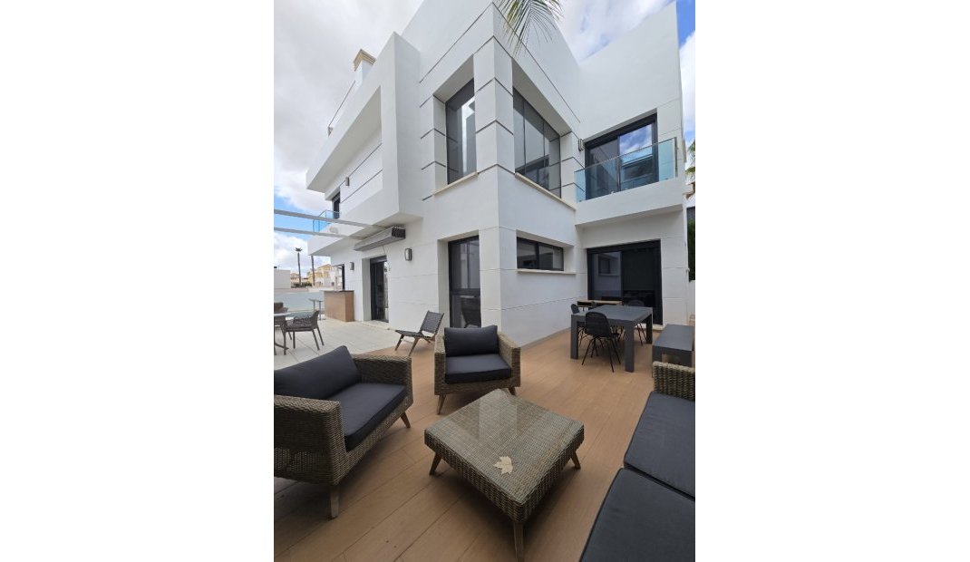 Endursala - Einbýlishús -
Ciudad Quesada