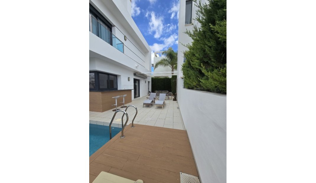 Endursala - Einbýlishús -
Ciudad Quesada