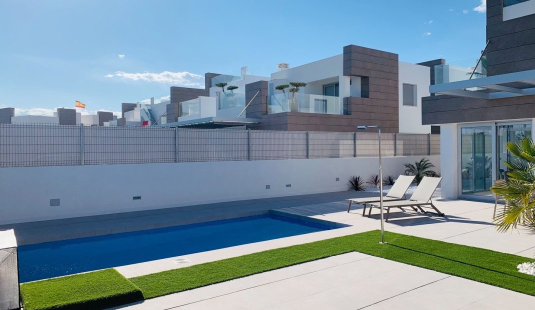Resale - Villa -
El Raso