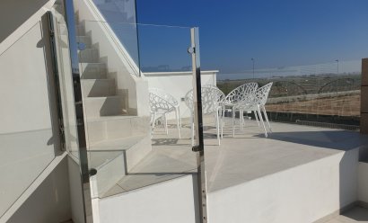 Resale - Villa -
El Raso