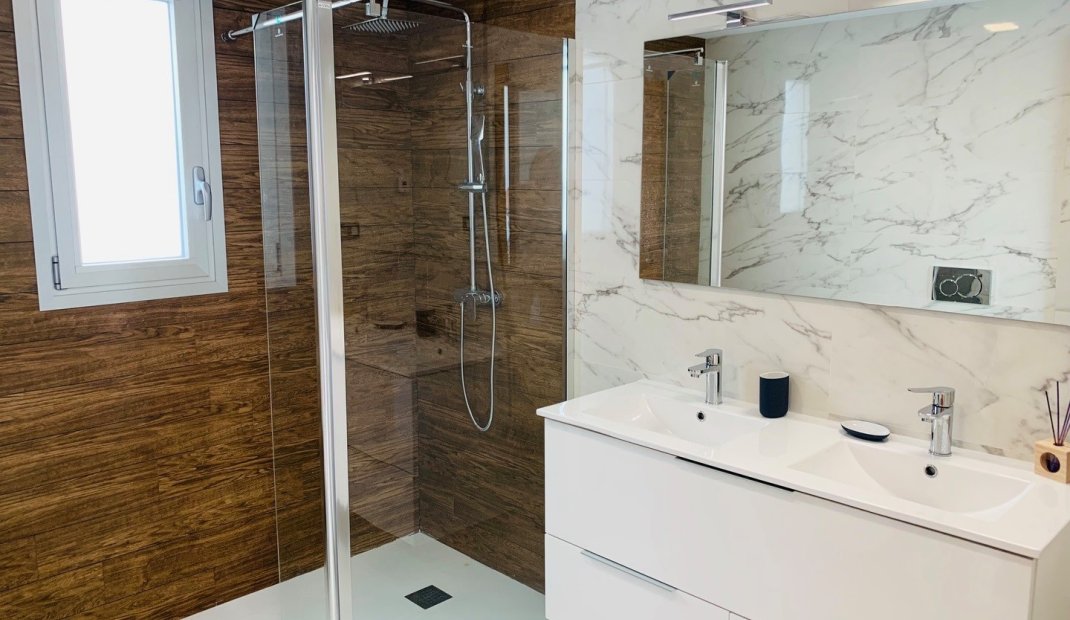 Resale - Villa -
El Raso