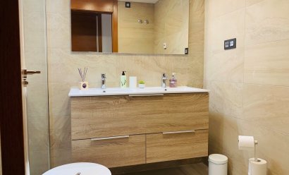 Resale - Villa -
El Raso