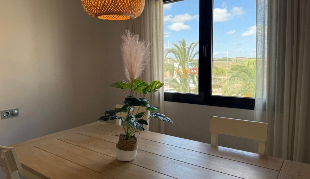 Resale - Apartment -
San Miguel de Salinas