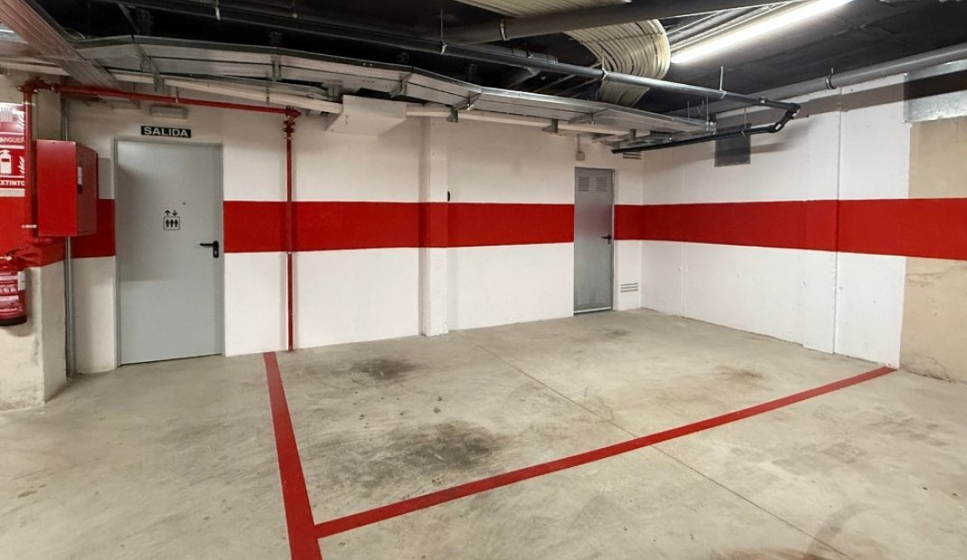 Resale - Apartment -
Villamartin